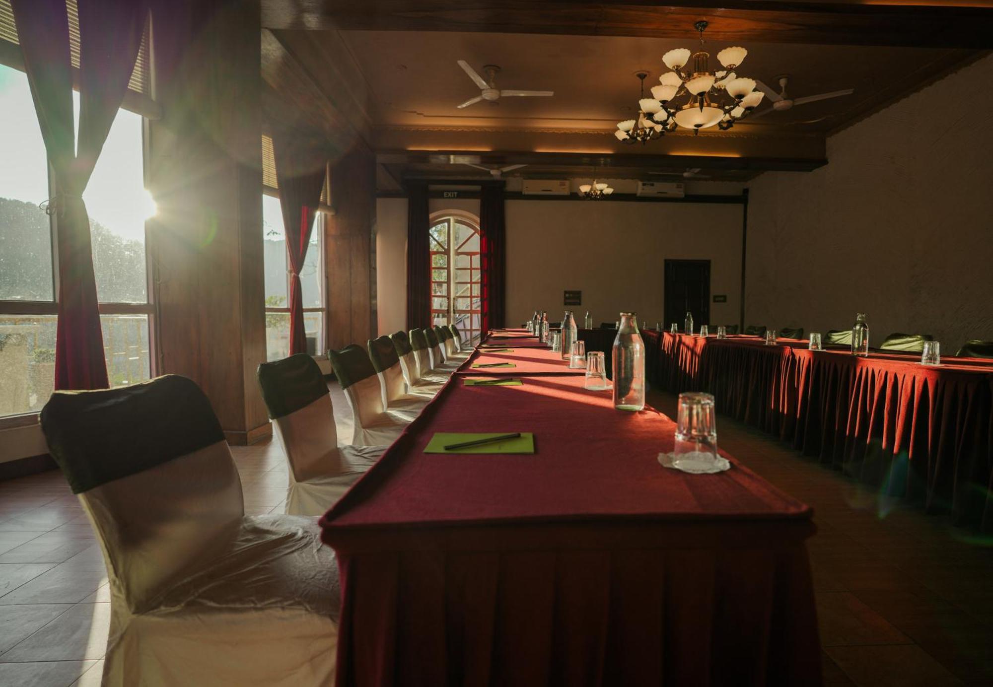 The Den Corbett Resort Chilkiya Range Exterior photo