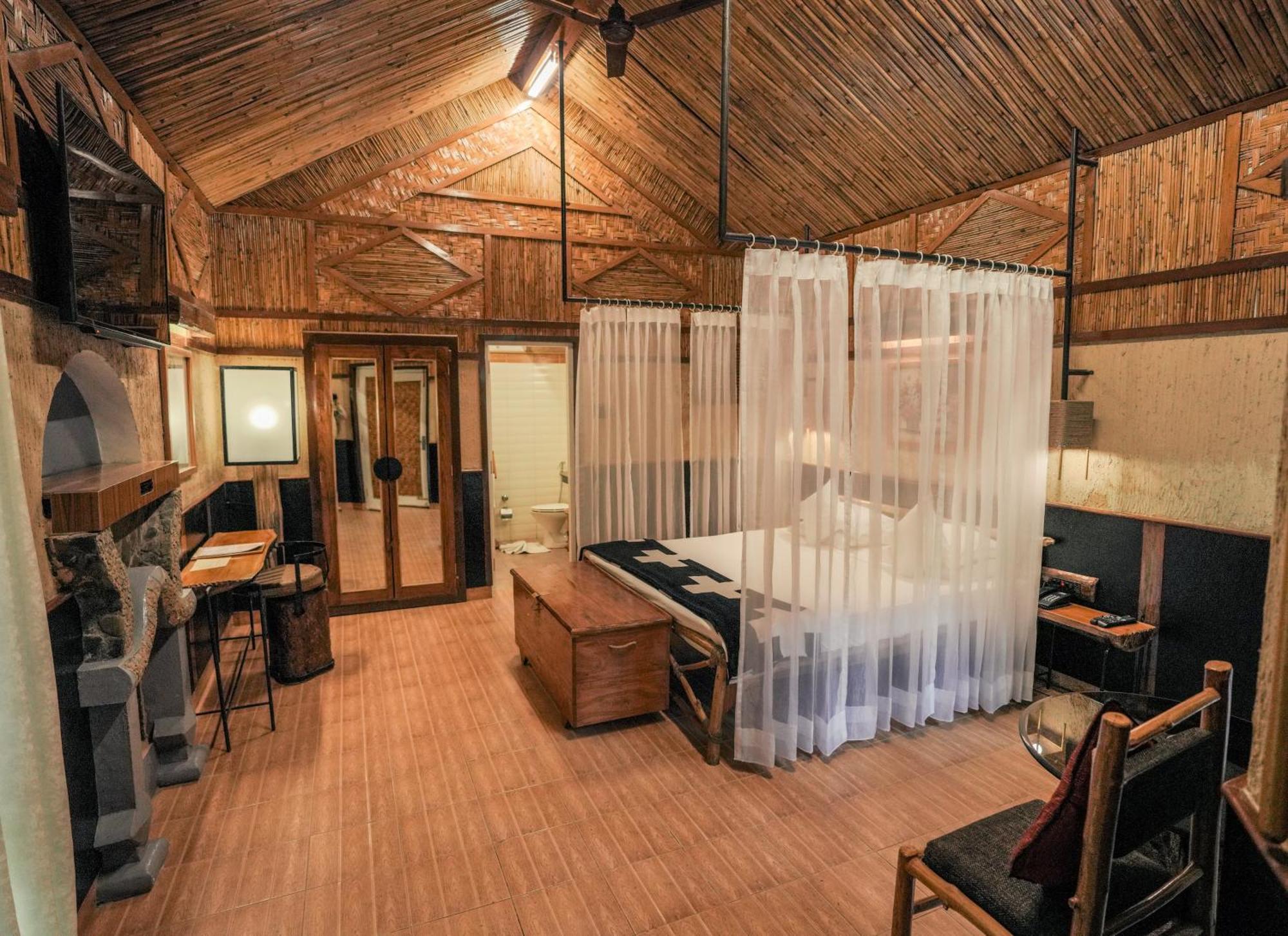 The Den Corbett Resort Chilkiya Range Exterior photo