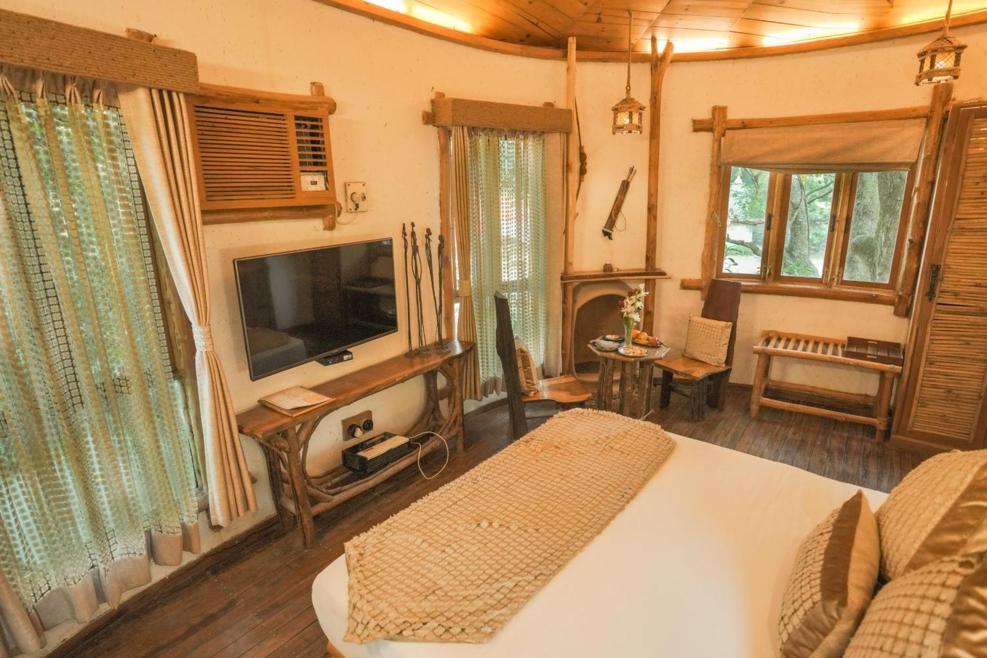 The Den Corbett Resort Chilkiya Range Exterior photo